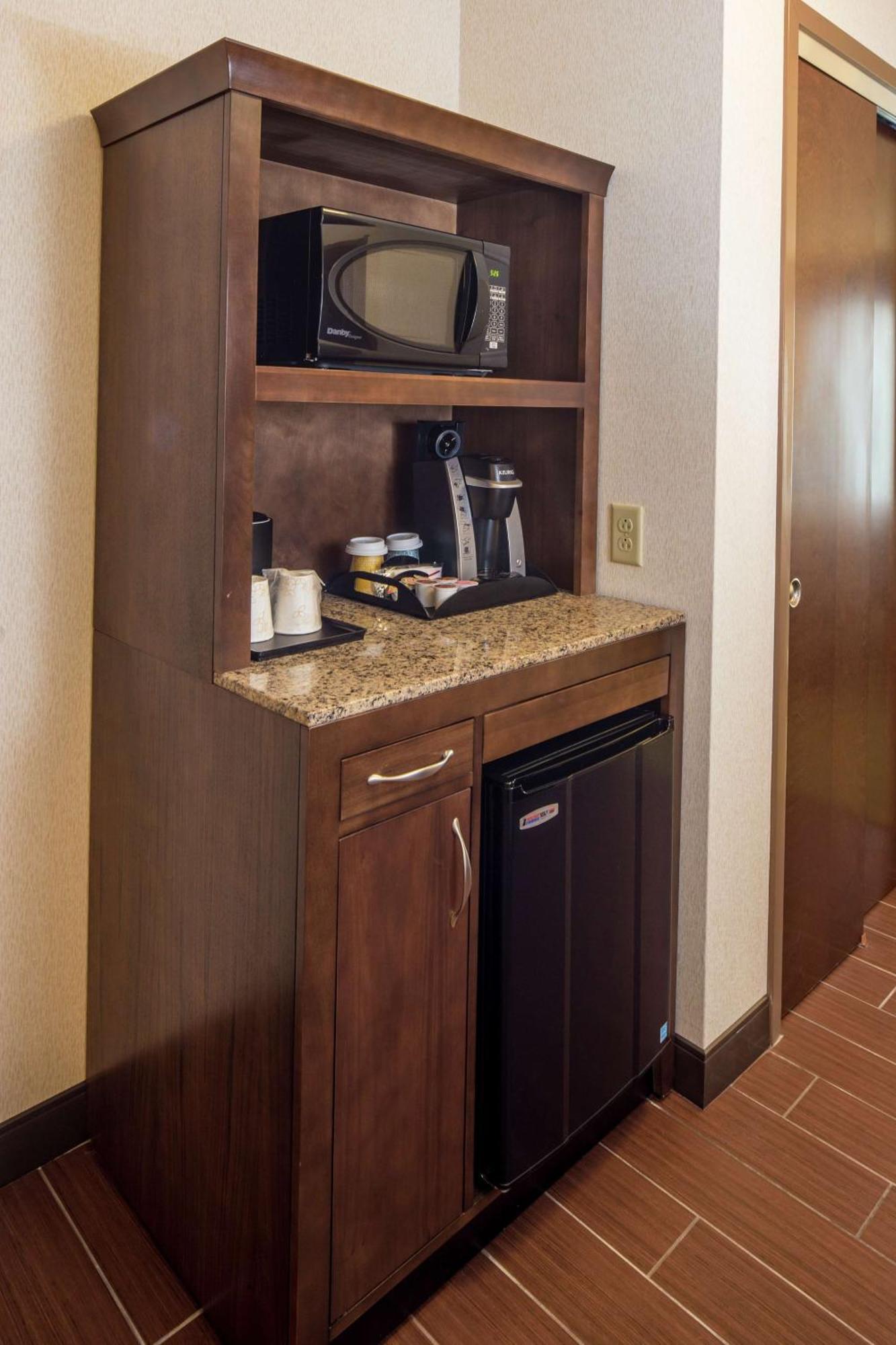 Hilton Garden Inn Uniontown Kültér fotó